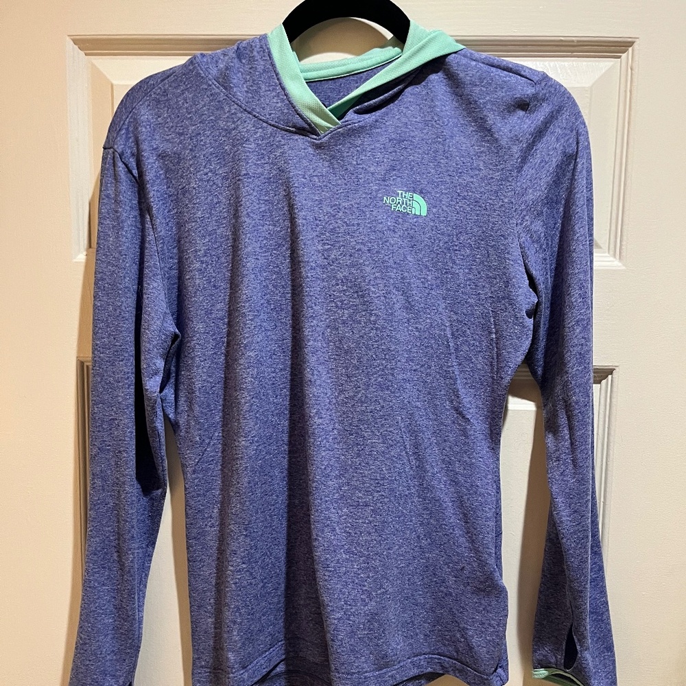 The North Face Ladies Medium Hooded Athletic Shirt Long Sleeve Thumb Hole Purple